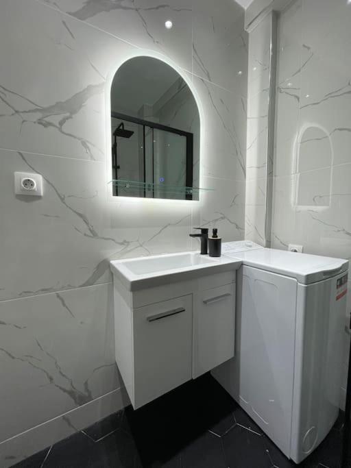 Ath-brand New 2bedroom
